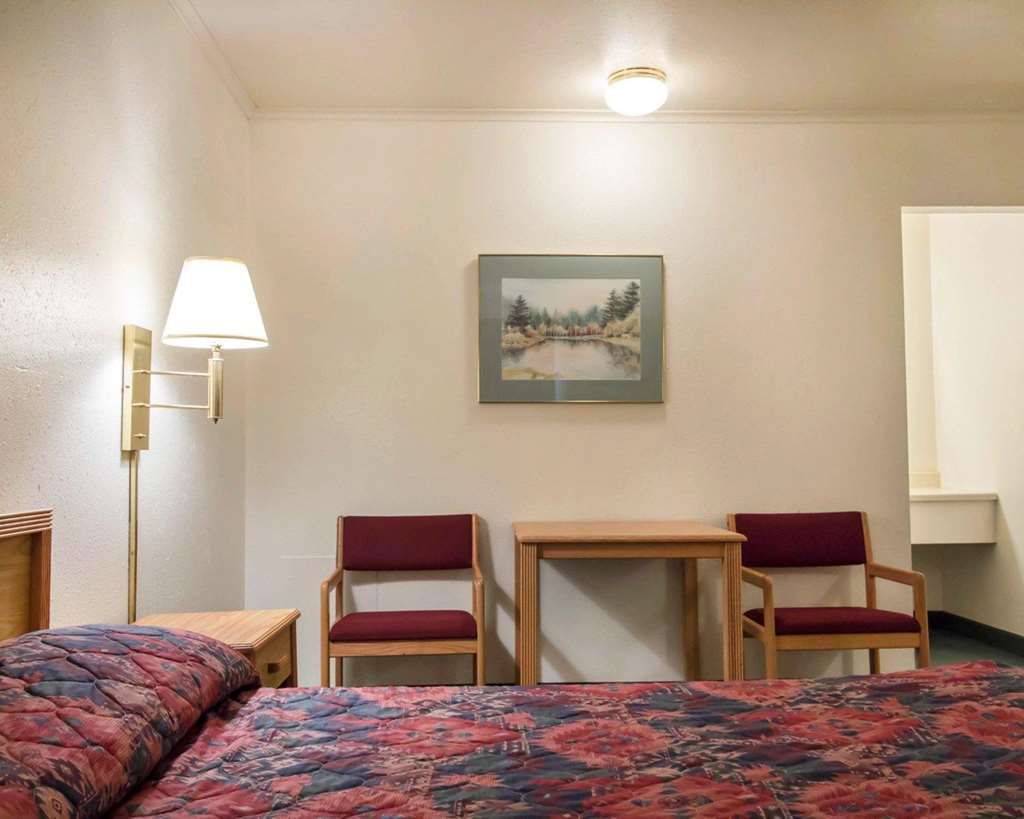 Deer Lodge Motel Sundance Quarto foto